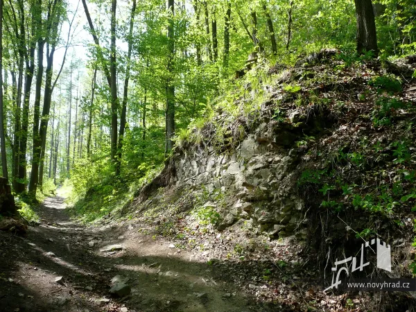 Novy-hrad-1-brana-21.webp