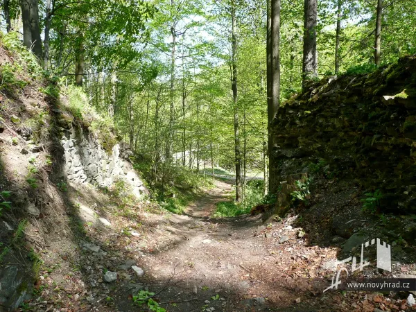 Novy-hrad-1-brana-29.webp