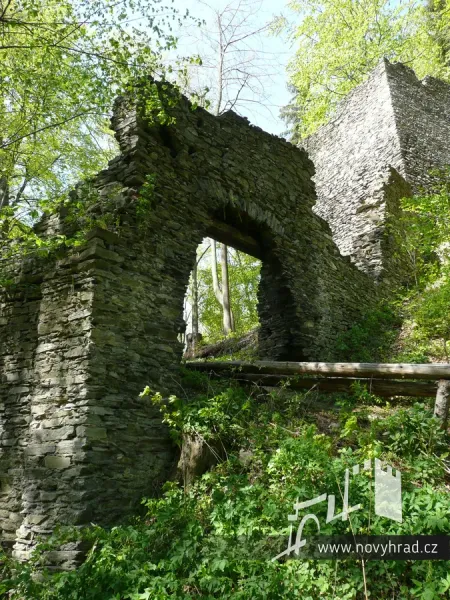 Novy-hrad-3-brana-39.webp