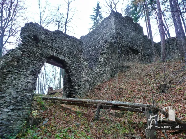 Novy-hrad-3-brana-44.webp