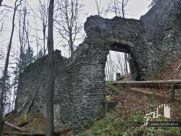 Novy-hrad-3-brana-45.webp
