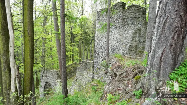 Novy-hrad-3-brana-51.webp