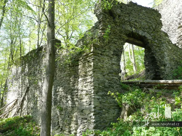 Novy-hrad-3-brana-52.webp