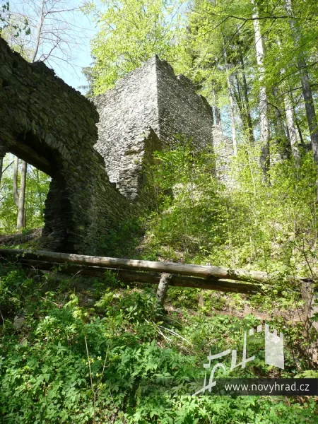 Novy-hrad-3-brana-54.webp