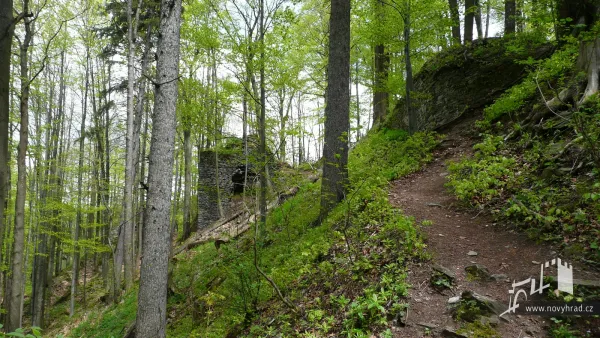 Novy-hrad-4-brana-13.webp
