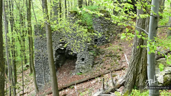 Novy-hrad-4-brana-15.webp