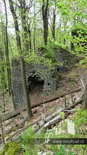 Novy-hrad-4-brana-16.webp