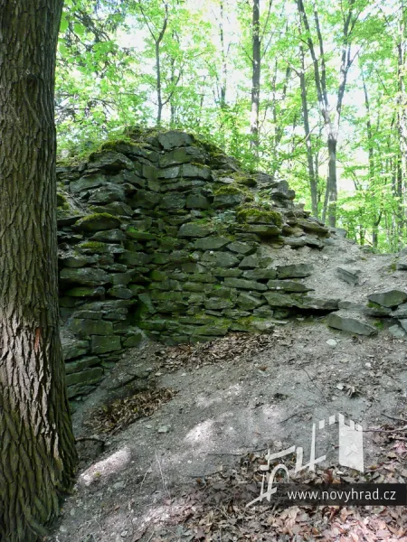 Novy-hrad-4-brana-39.webp