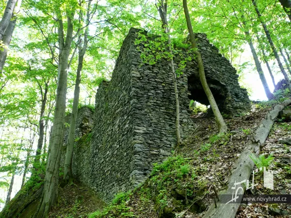 Novy-hrad-4-brana-43.webp