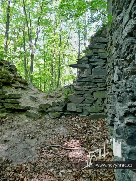 novy-hrad-4-brana-28.webp