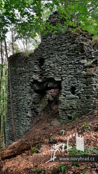 novy-hrad-4-brana-35.webp