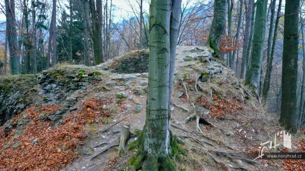 Novy-hrad-hlaska-01.webp