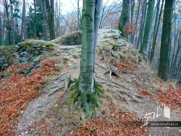 Novy-hrad-hlaska-02.webp