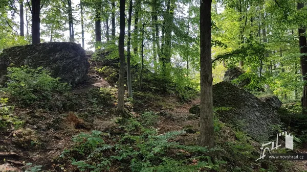 Novy-hrad-hlaska-04.webp