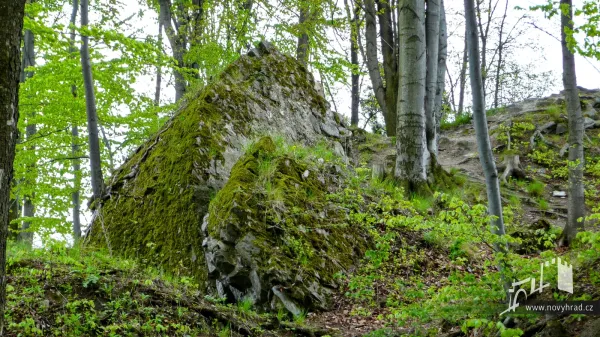 Novy-hrad-hlaska-06.webp