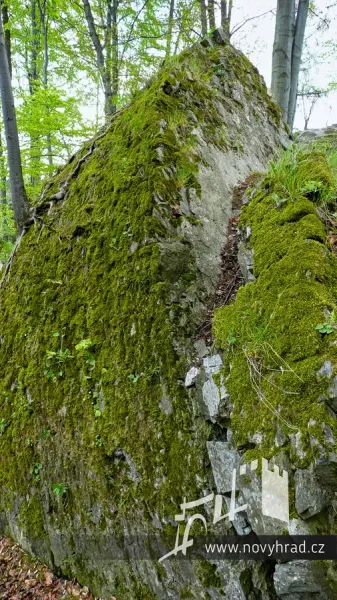 Novy-hrad-hlaska-08.webp