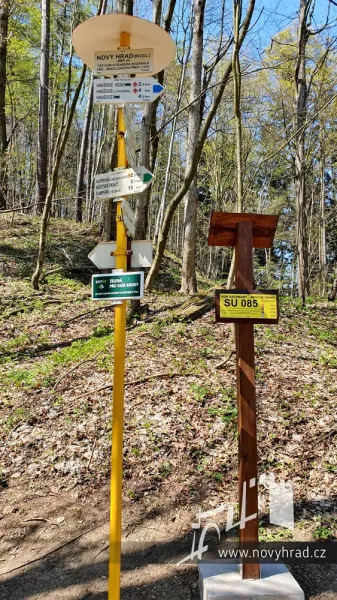 Novy-hrad-rozcestnik-01.webp