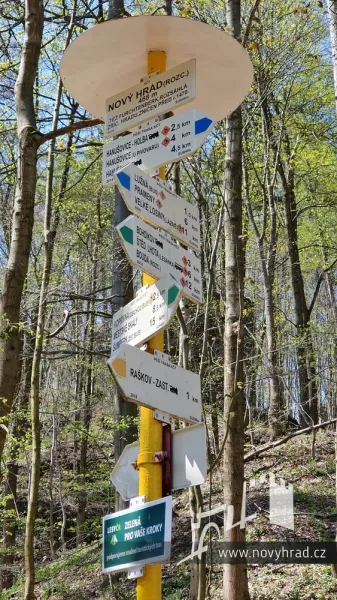 Novy-hrad-rozcestnik-04.webp