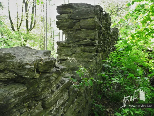 Novy-hrad-vez-A-nad-3-branou-048.webp