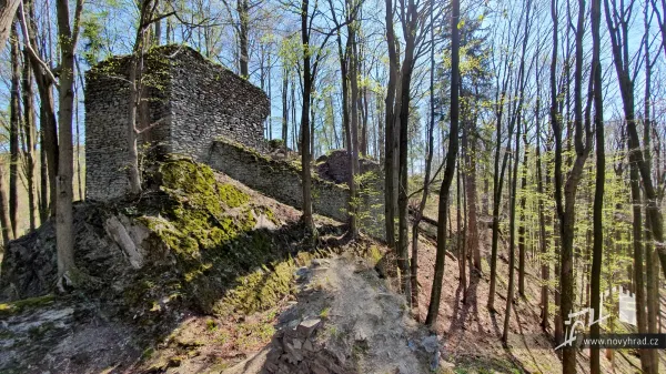 Věž (B) u 4. brány