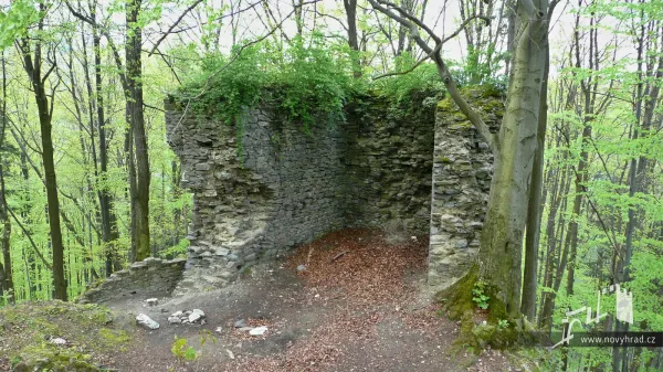 Novy-hrad-vez-B-u-4-brany-013.webp