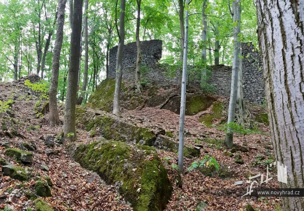 Novy-hrad-vez-B-u-4-brany-019.webp