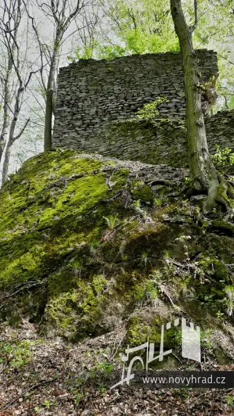 Novy-hrad-vez-B-u-4-brany-022.webp
