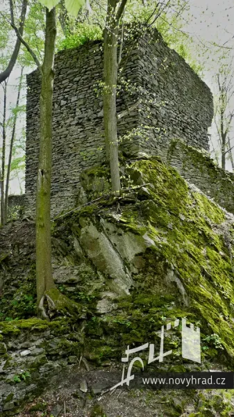 Novy-hrad-vez-B-u-4-brany-025.webp