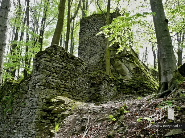 Novy-hrad-vez-B-u-4-brany-026.webp
