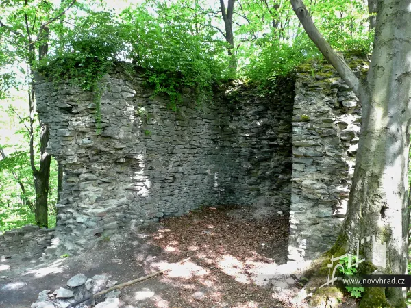 Novy-hrad-vez-B-u-4-brany-030.webp