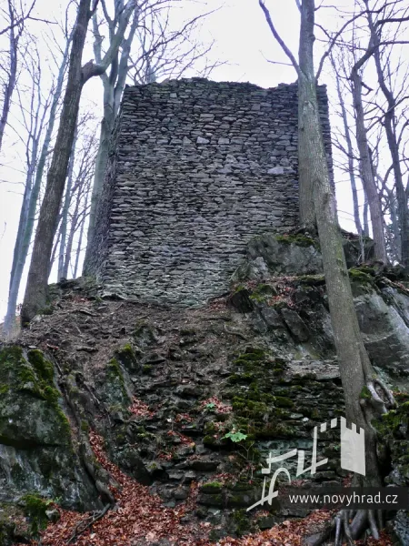 Novy-hrad-vez-B-u-4-brany-55.webp