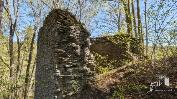Novy-hrad-vez-C-14.webp