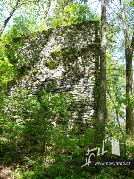 Novy-hrad-vez-D-nad-1-branou-19.webp