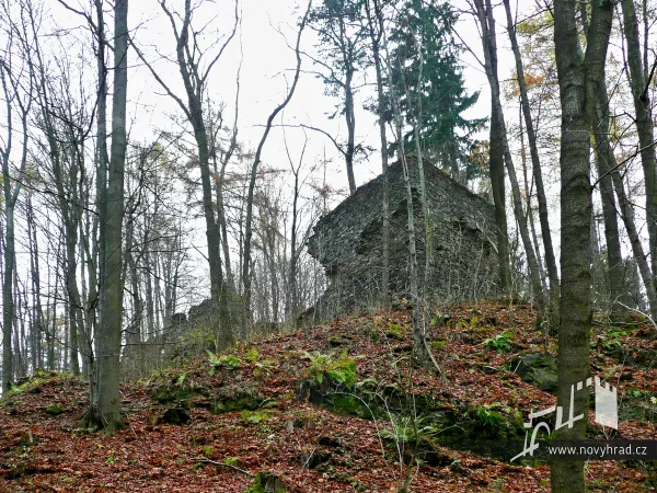 Novy-hrad-vez-D-nad-1-branou-20.webp