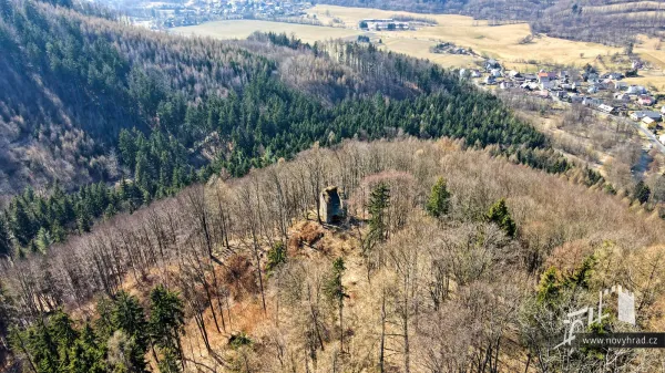 Novy-hrad-vez-E-jizni-04.webp