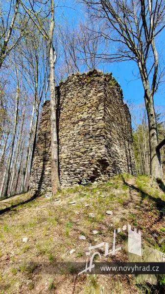 Novy-hrad-vez-E-jizni-10.webp