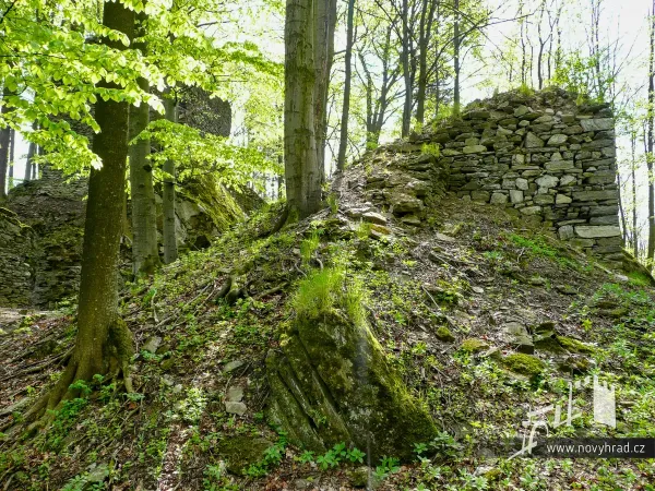 Novy-hrad-vez-F-04.webp